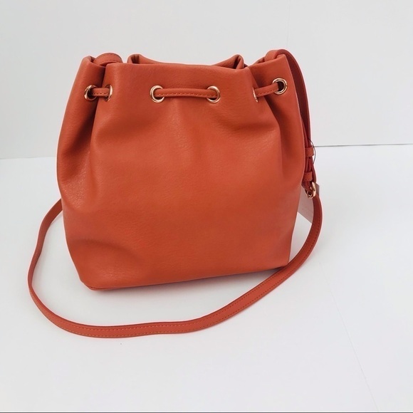 New! Lauren Conrad Faux Leather Hobo Bucket Burnt Orange Rust Crossbody Bag - Picture 3 of 10